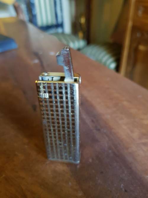 Vintage Ronson Lighter in Rustlite Case