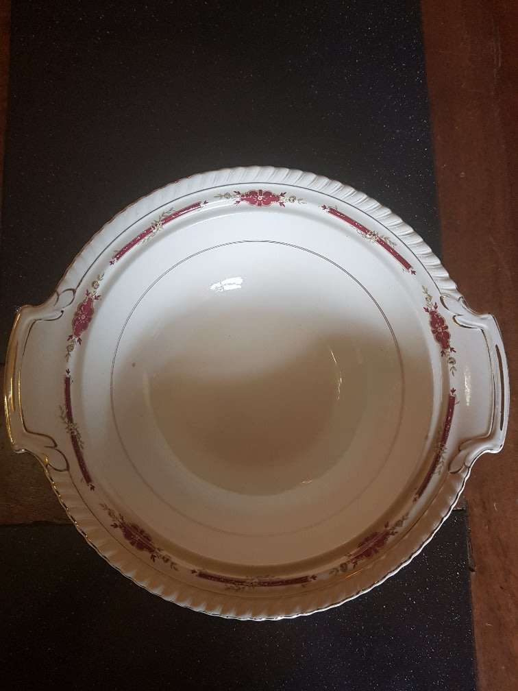 Old English Johnson Bros Lidded Soup Tureen