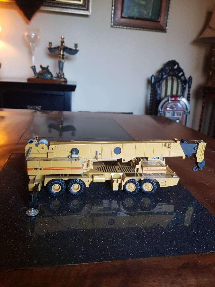 Vintage Die Cast Grove Crane. Model No 380. Scale 1:50