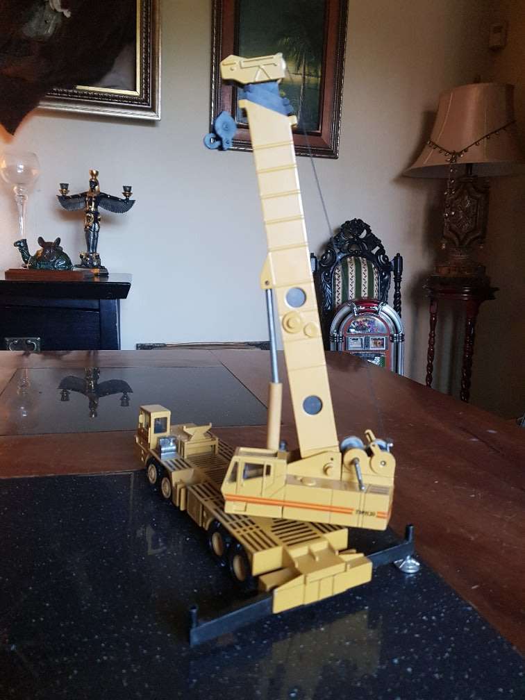 Vintage Die Cast Grove Crane. Model No 380. Scale 1:50