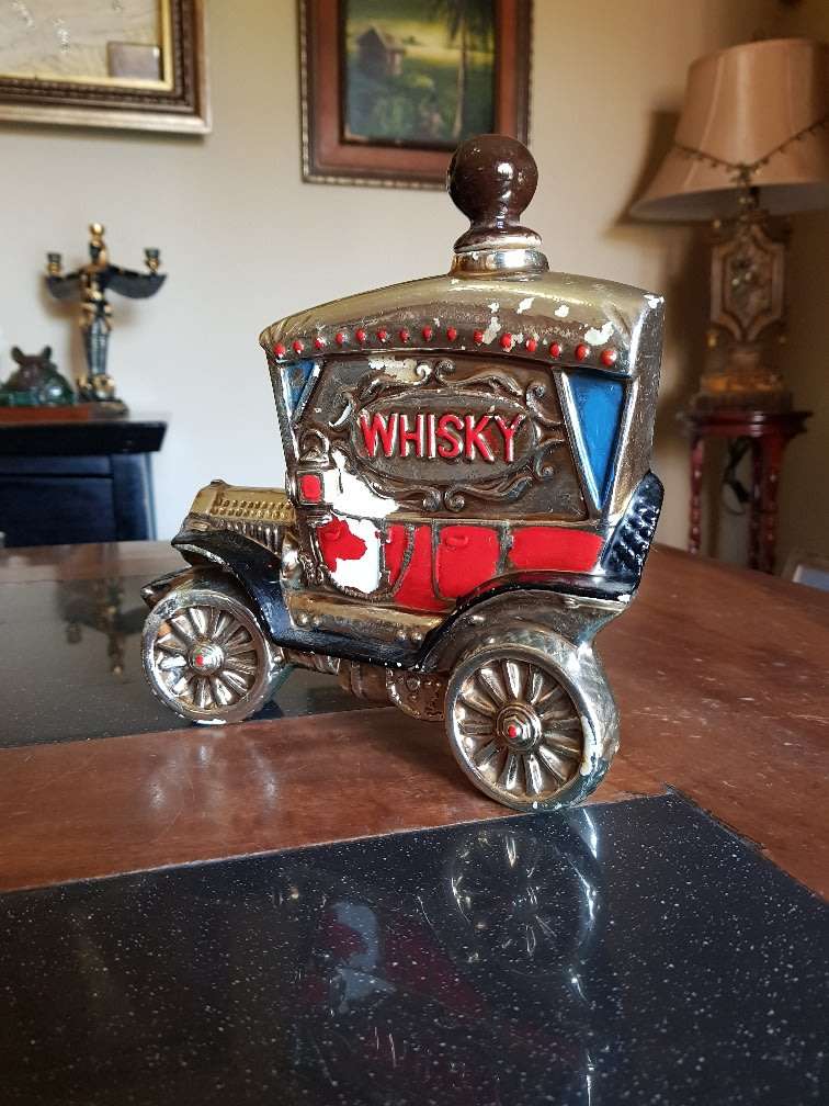 Vintage Wiskey Car Decanter.