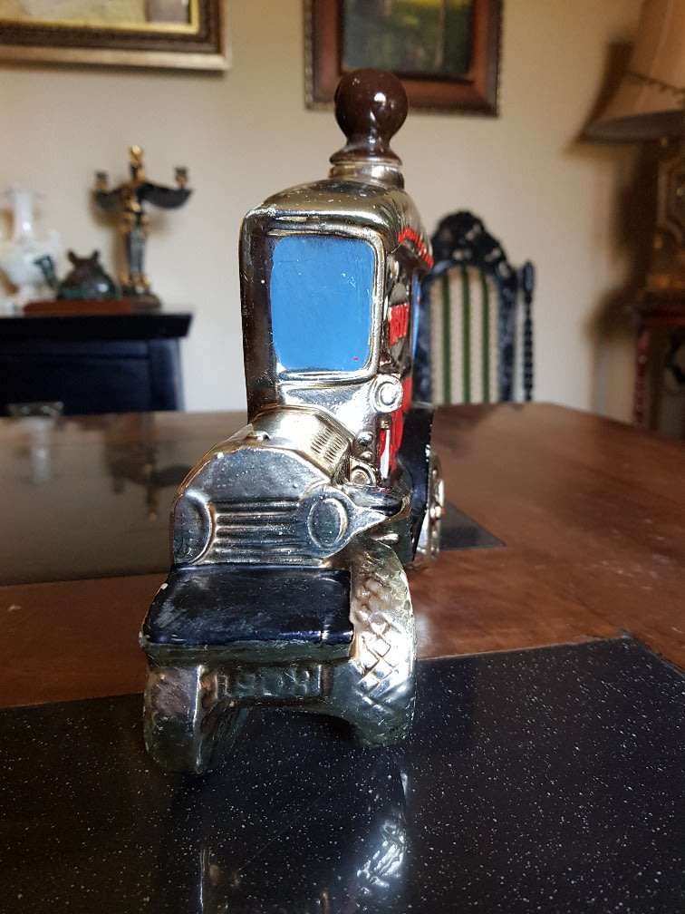 Vintage Wiskey Car Decanter.