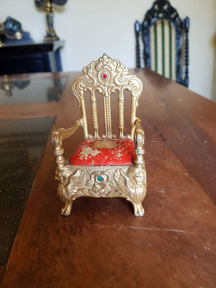 FREE SHIPPING!!! Beautiful Vintage Brass Ring Chair