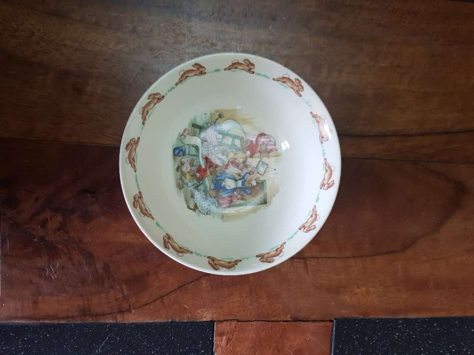 Beautiful Vintage Bunnykins Bowl. Makers Mark