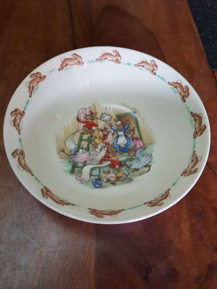 Beautiful Vintage Bunnykins Bowl. Makers Mark