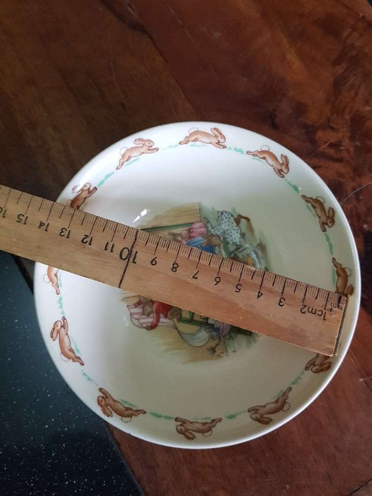 Beautiful Vintage Bunnykins Bowl. Makers Mark