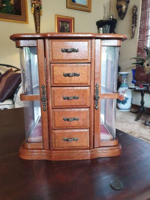 FREE SHIPPING !!! Beautiful & Rare Vintage Oak Wood Jewelry Cabinet.