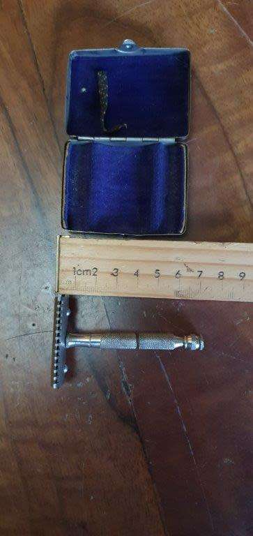 Miniature Travellers Razor