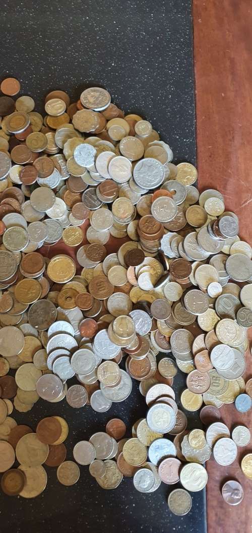 4.3 Kilograms Coins From Every Corner Of The Earth