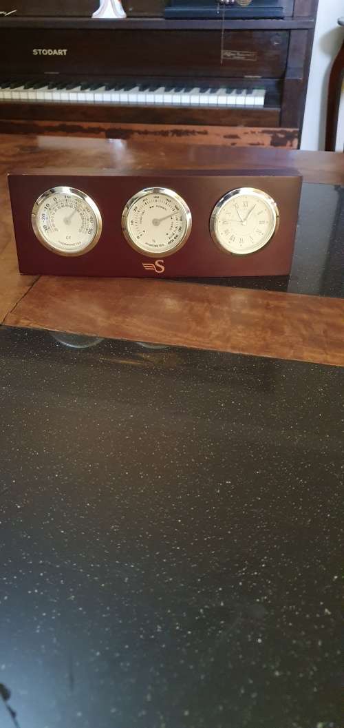 Beautiful Vintage  Weather Station. Working