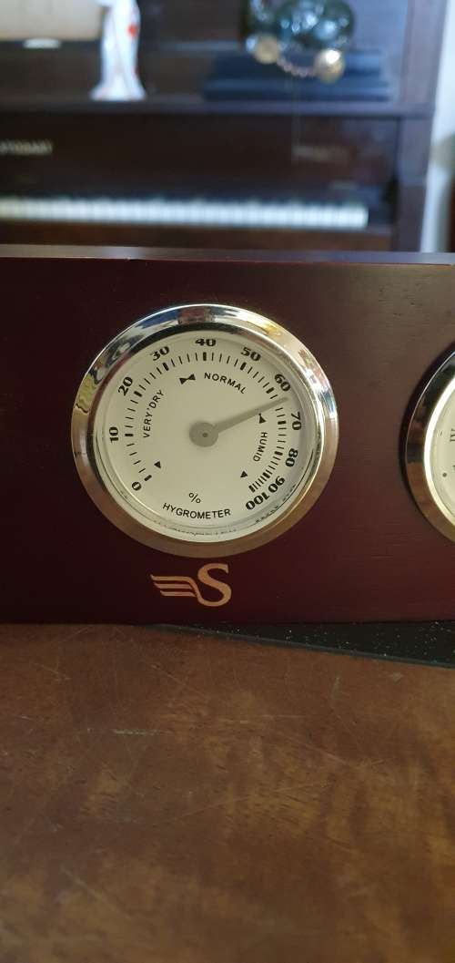 Beautiful Vintage  Weather Station. Working