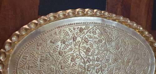 Beautiful and Large Vintage 75cm X 50cm Oval Brass Wall Hanging Plate