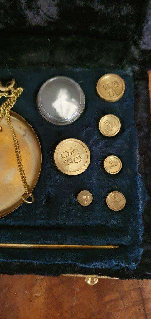 Vintage Jewellers Scale.