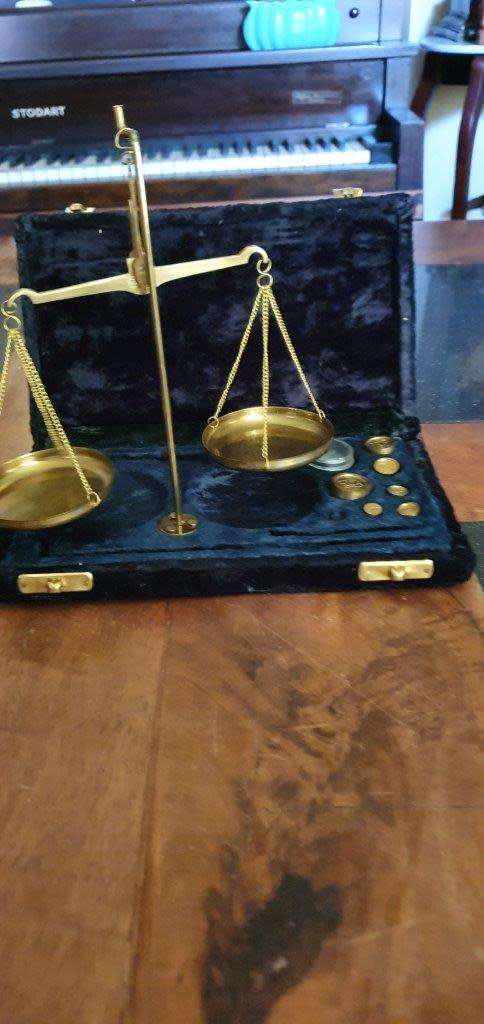 Vintage Jewellers Scale.