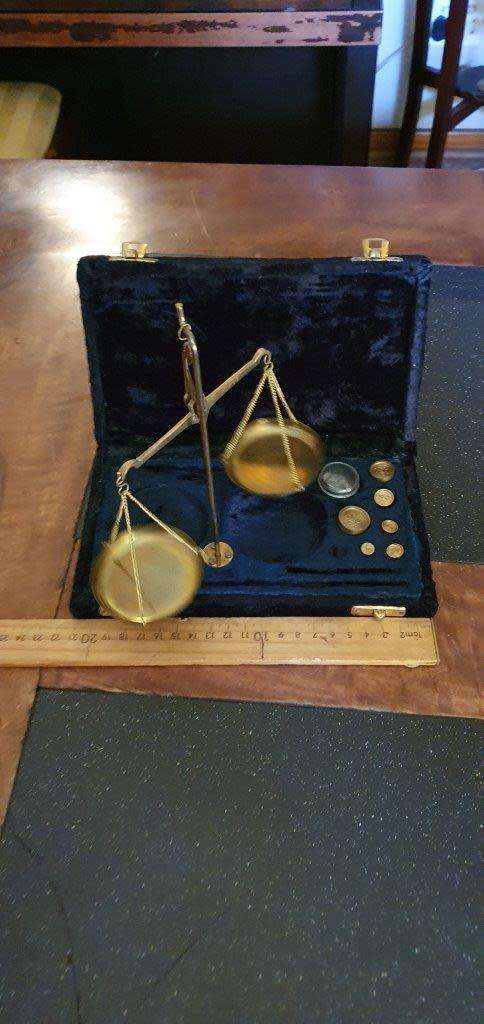 Vintage Jewellers Scale.
