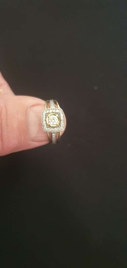 Stunning Ladies 925 Ring