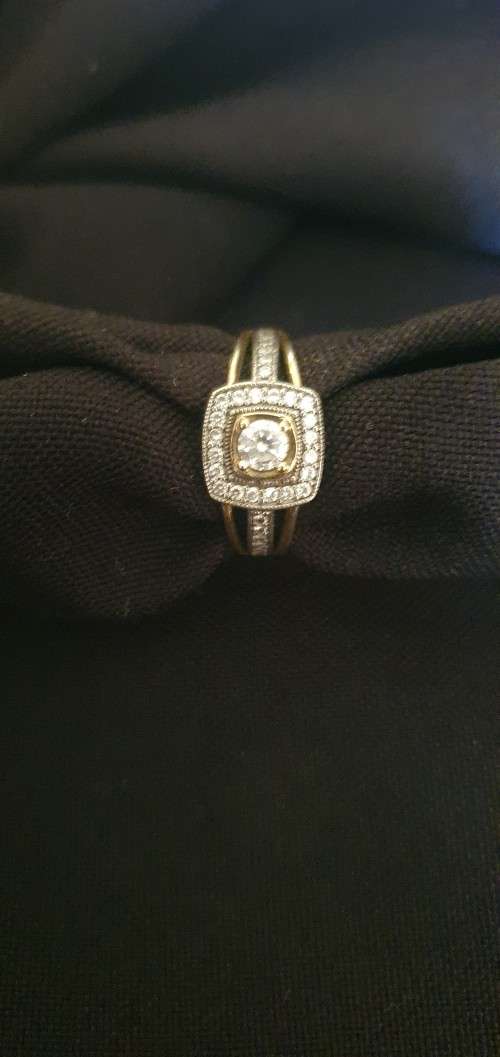 Stunning Ladies 925 Ring