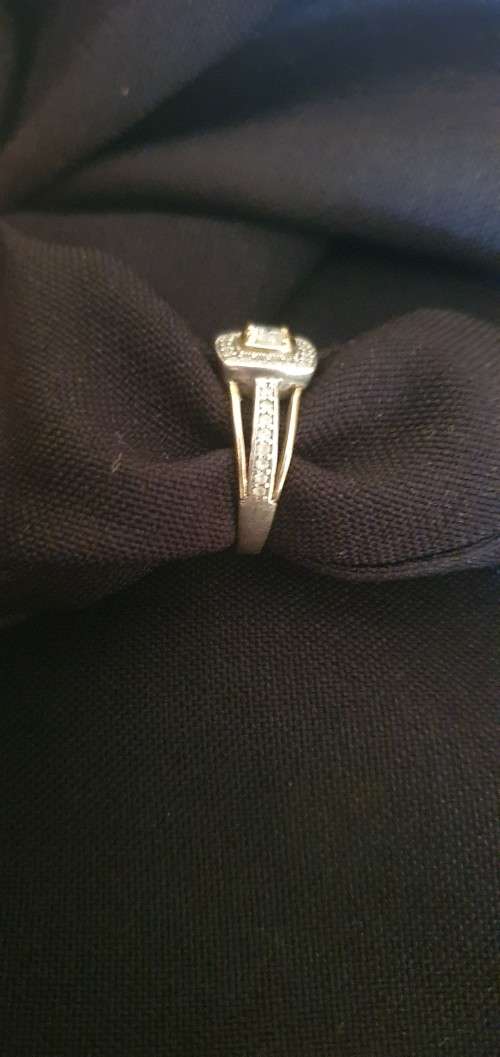 Stunning Ladies 925 Ring