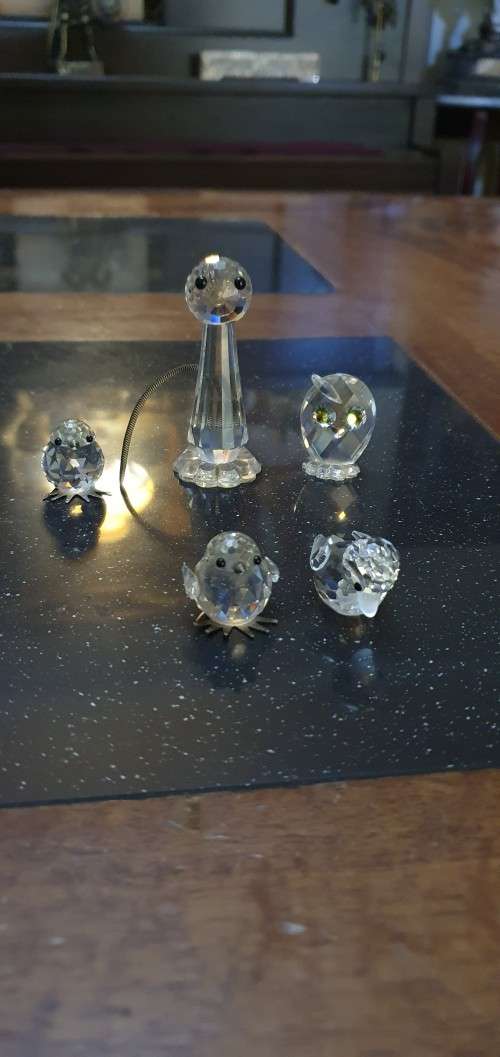 2 Beautiful Swarovski Miniatures Plus a Few Damaged Ones