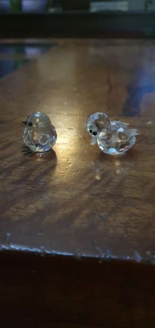 2 Beautiful Swarovski Miniatures Plus a Few Damaged Ones