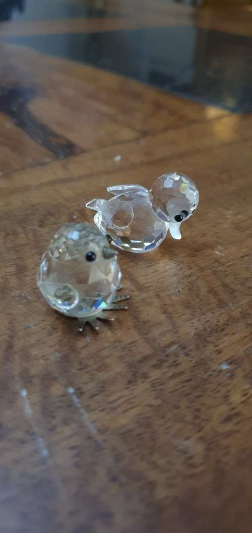 2 Beautiful Swarovski Miniatures Plus a Few Damaged Ones