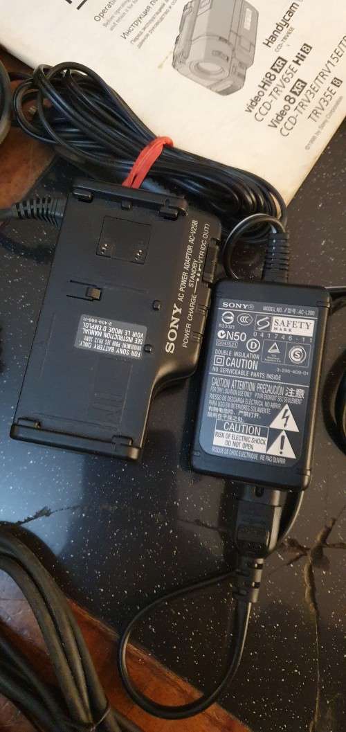 Sony Handycam 8 Recorder plus bag