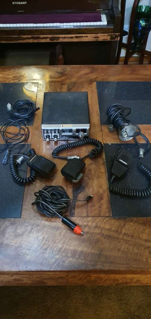 Vintage General Electric Cb Radio Plus a few Extra Parts