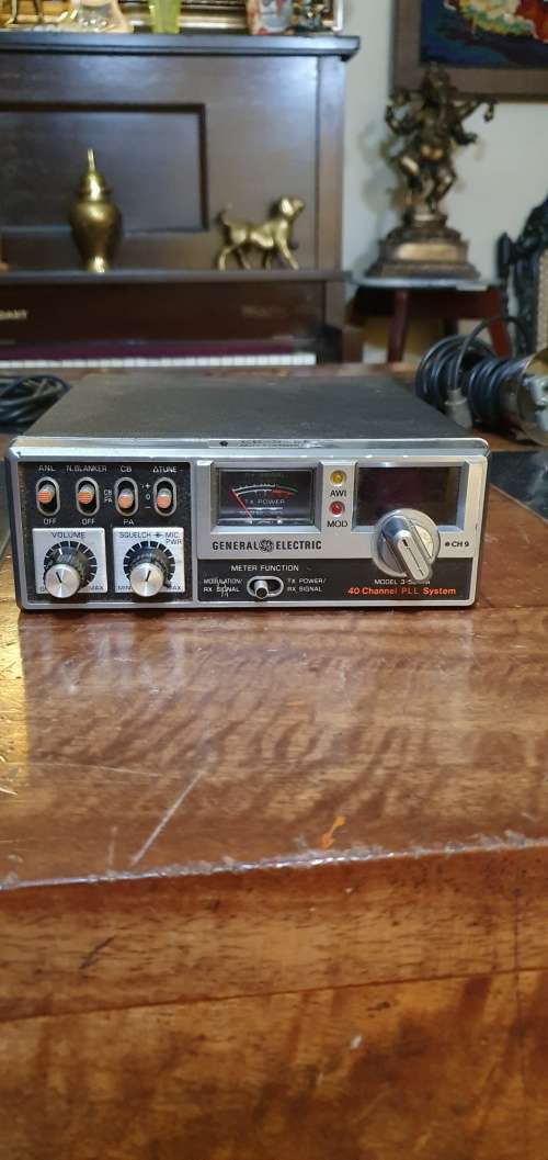 Vintage General Electric Cb Radio Plus a few Extra Parts
