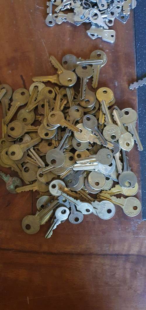 9kgs of Vintage Keys, Security Keys and Car Keys