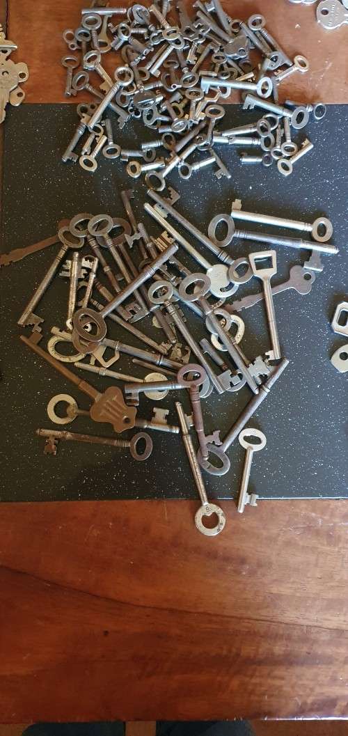 9kgs of Vintage Keys, Security Keys and Car Keys
