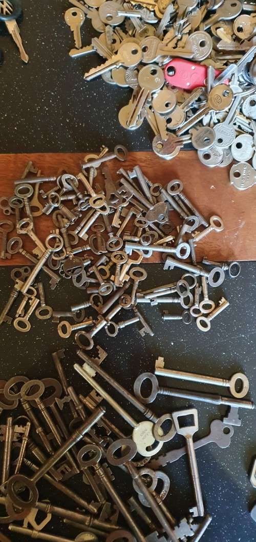 9kgs of Vintage Keys, Security Keys and Car Keys