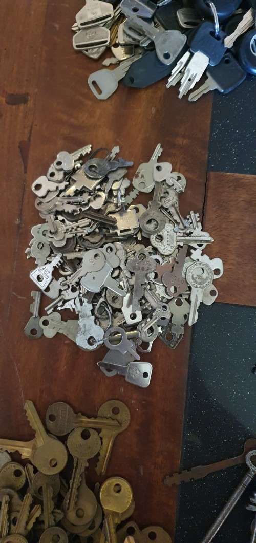 9kgs of Vintage Keys, Security Keys and Car Keys
