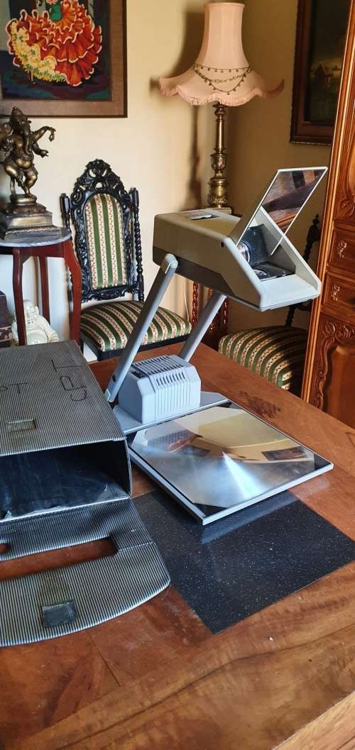 Vega Portable Overhead Projector
