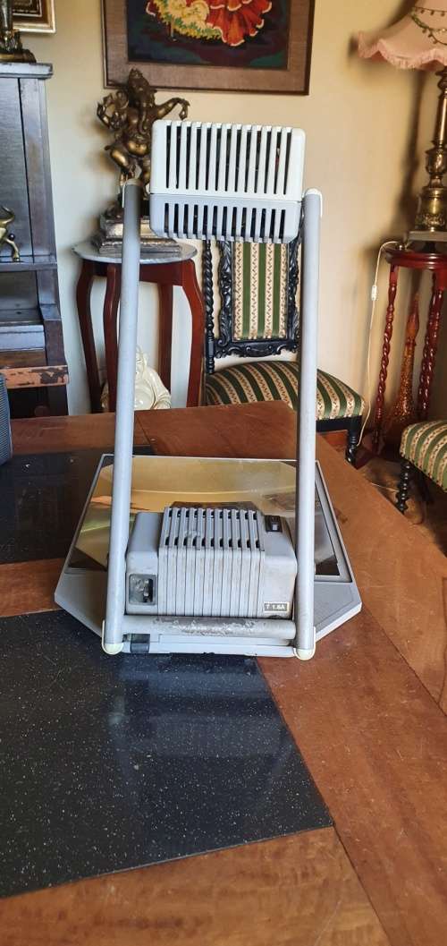 Vega Portable Overhead Projector