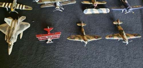 Die Cast Model Airlanes & Books Scale 1:48 & Smaller