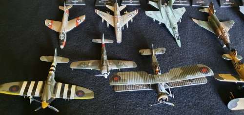 Die Cast Model Airlanes & Books Scale 1:48 & Smaller