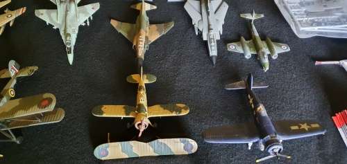 Die Cast Model Airlanes & Books Scale 1:48 & Smaller