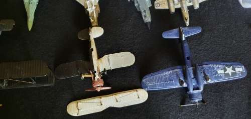 Die Cast Model Airlanes & Books Scale 1:48 & Smaller