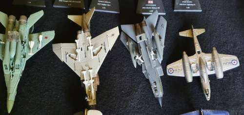 Die Cast Model Airlanes & Books Scale 1:48 & Smaller