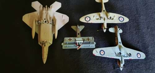 Die Cast Model Airlanes & Books Scale 1:48 & Smaller