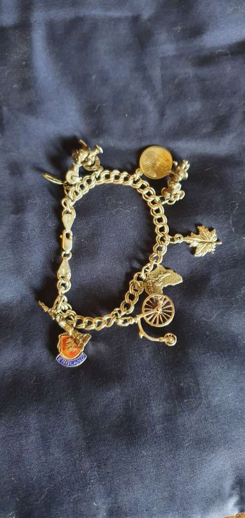 Absolutely Stunning 925 Charm Bracelet