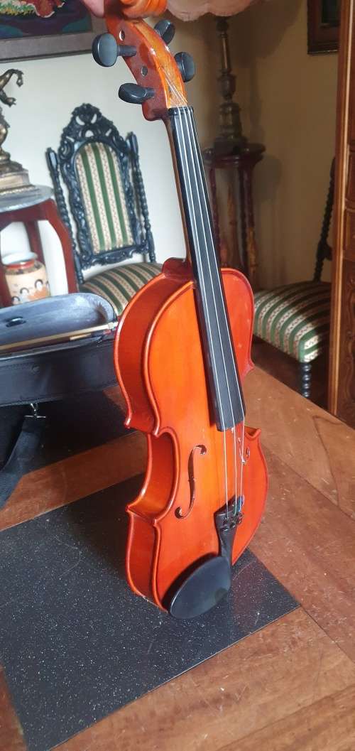 Beautiful Cremona Violin