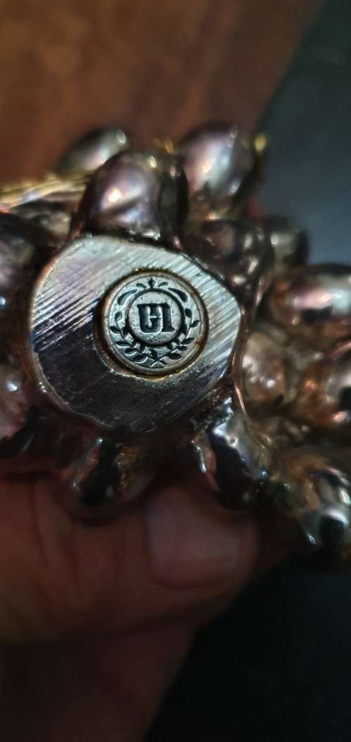 Gorgeous 4 kgs Metal Fruit & Bowl