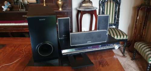 Sony DVD Player with Surround Sound Speakers