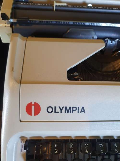 Olympia Carina 2 Typewriter