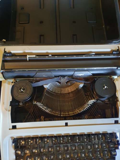 Olympia Carina 2 Typewriter
