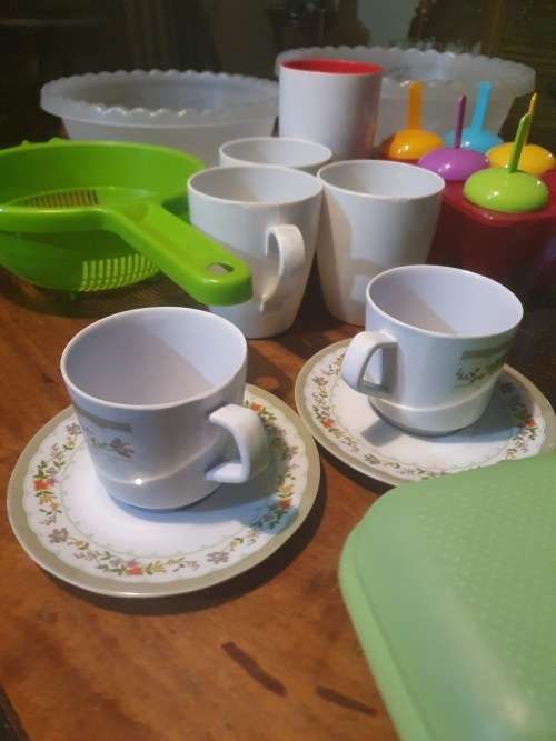 Assorted Plasticware