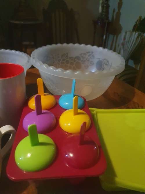 Assorted Plasticware