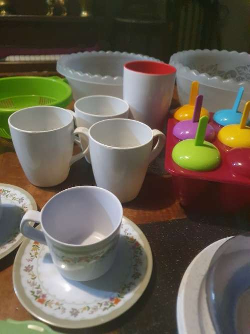 Assorted Plasticware