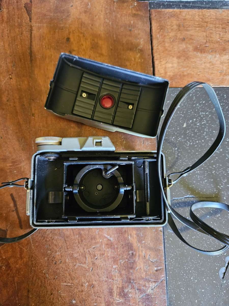 Various Vintage Cameras